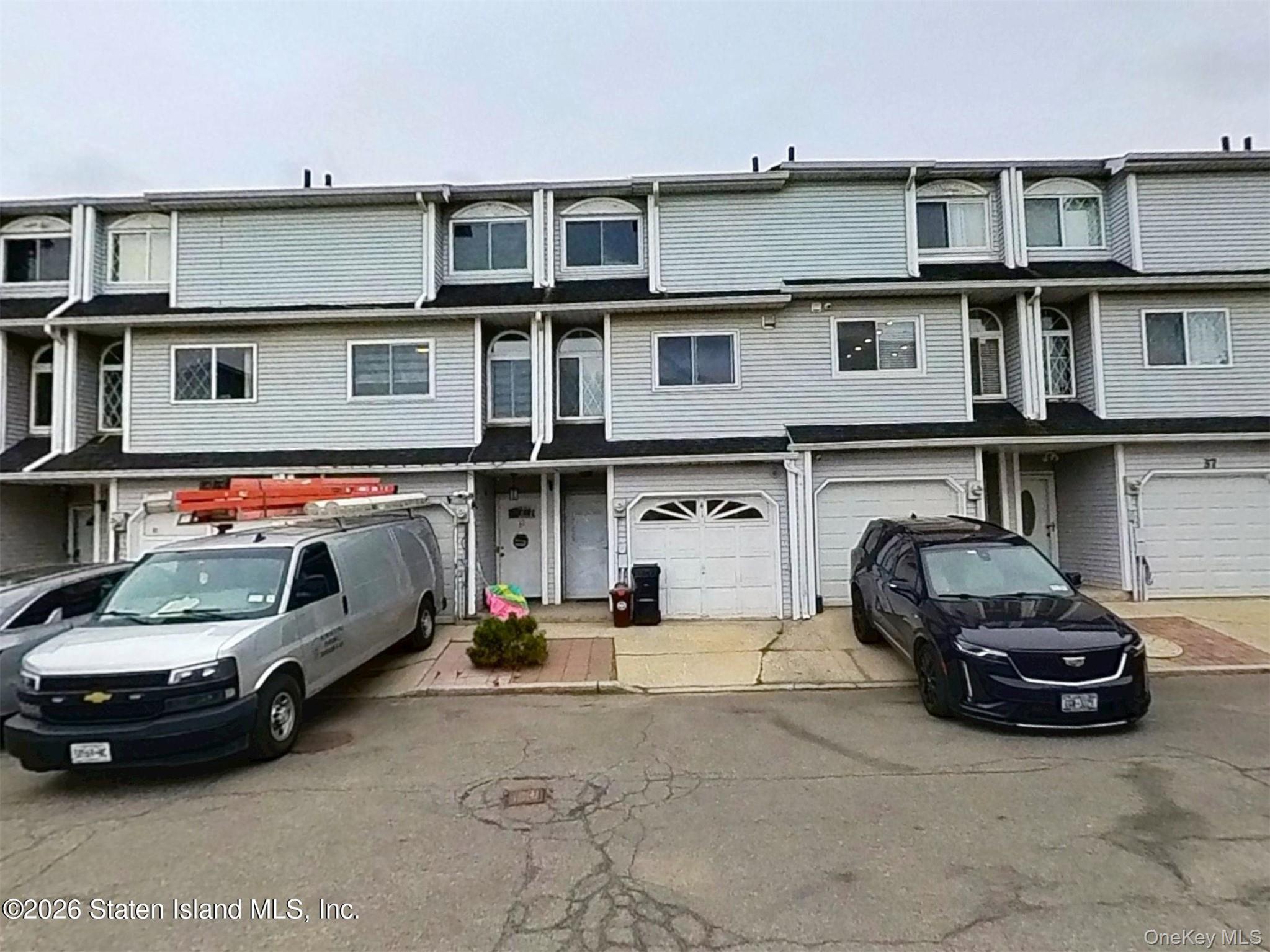 1st image of 41 Simmons Loop, Staten Island, NY 10314 | MLS# 1027918