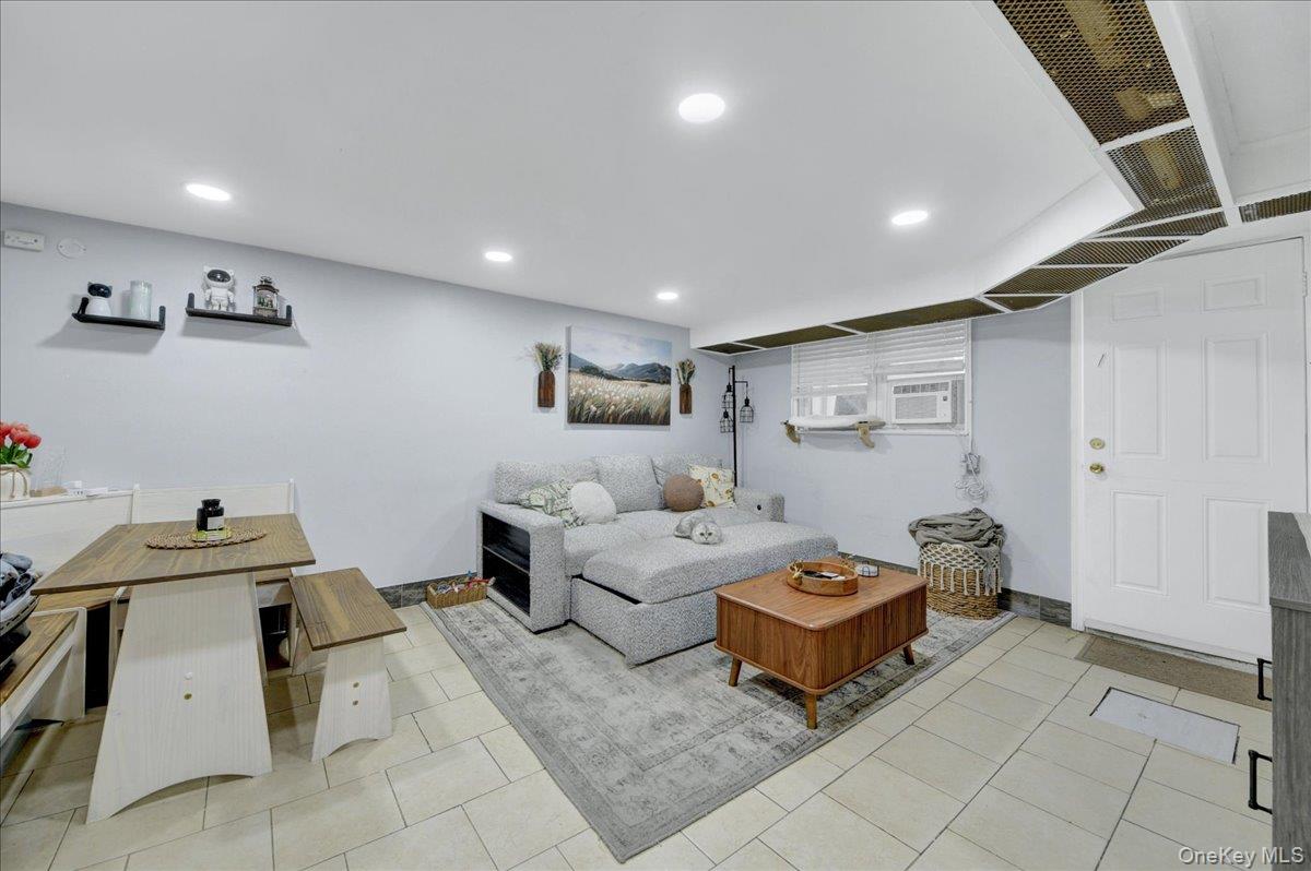 3rd image of 1804 Seminole Ave, Bronx, NY 10461 | MLS# 1027925