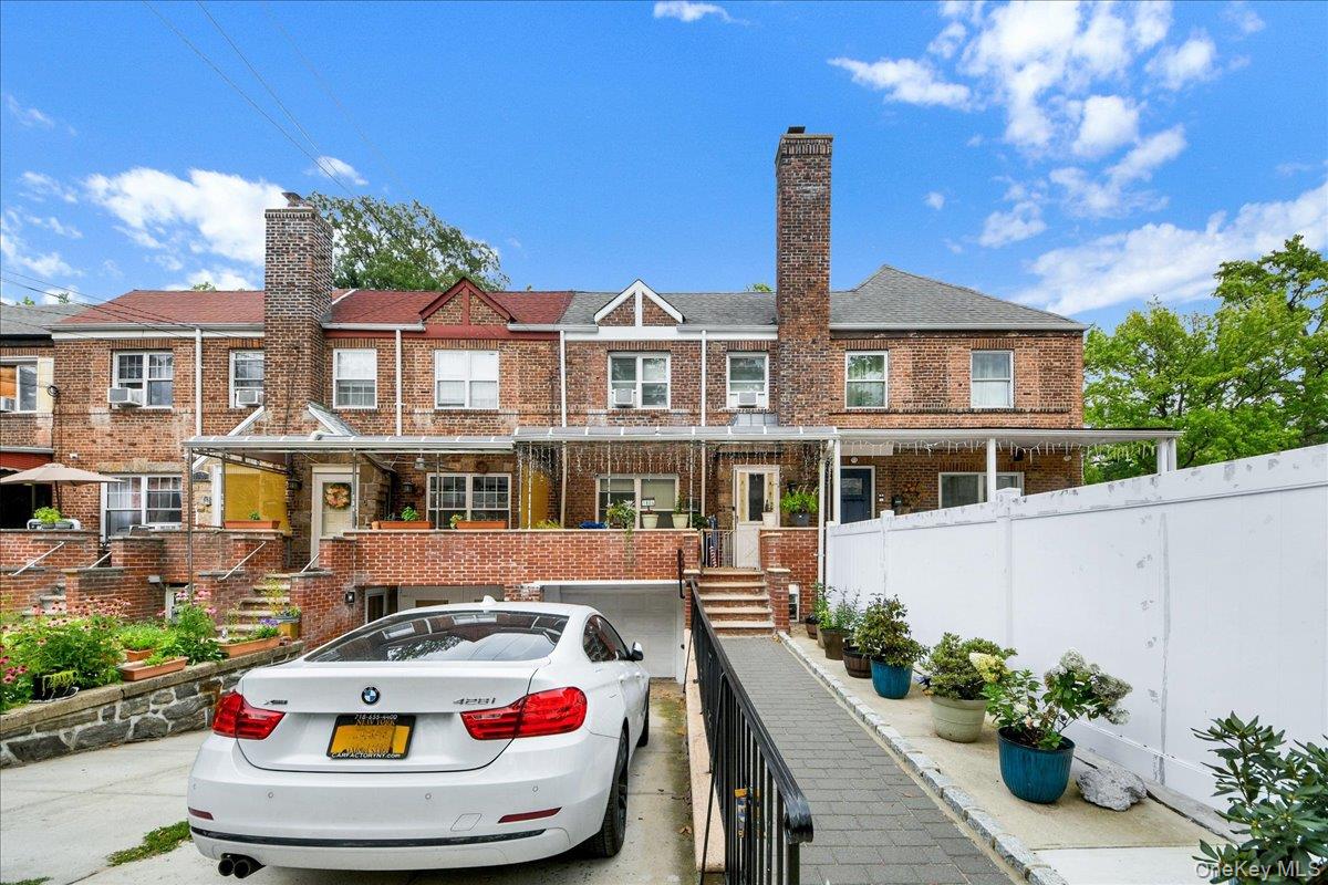 1st image of 1804 Seminole Ave, Bronx, NY 10461 | MLS# 1027925