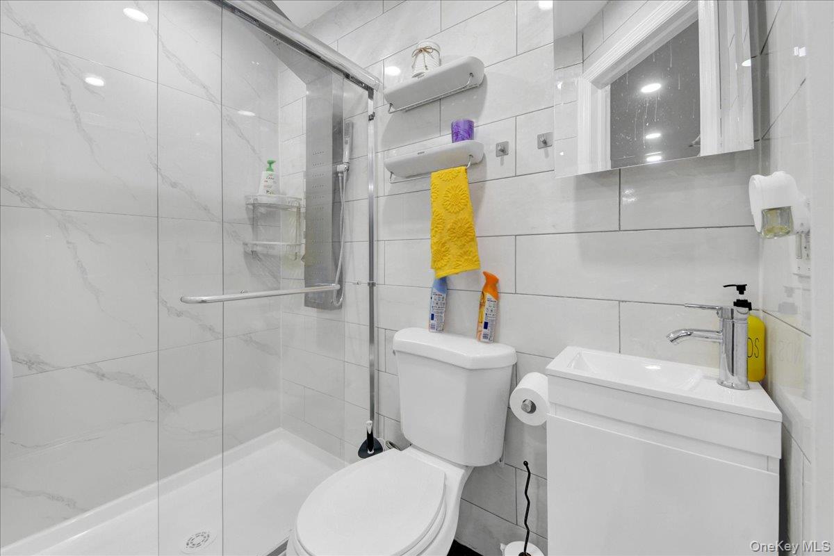 22nd image of 1804 Seminole Ave, Bronx, NY 10461 | MLS# 1027925