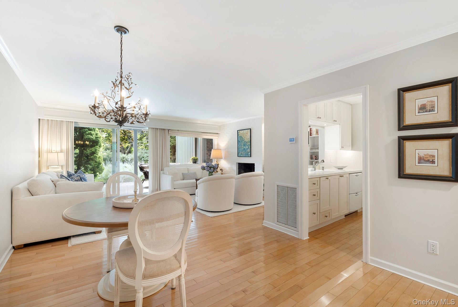 2nd image of 514 Pantigo Rd, East Hampton, NY 11937