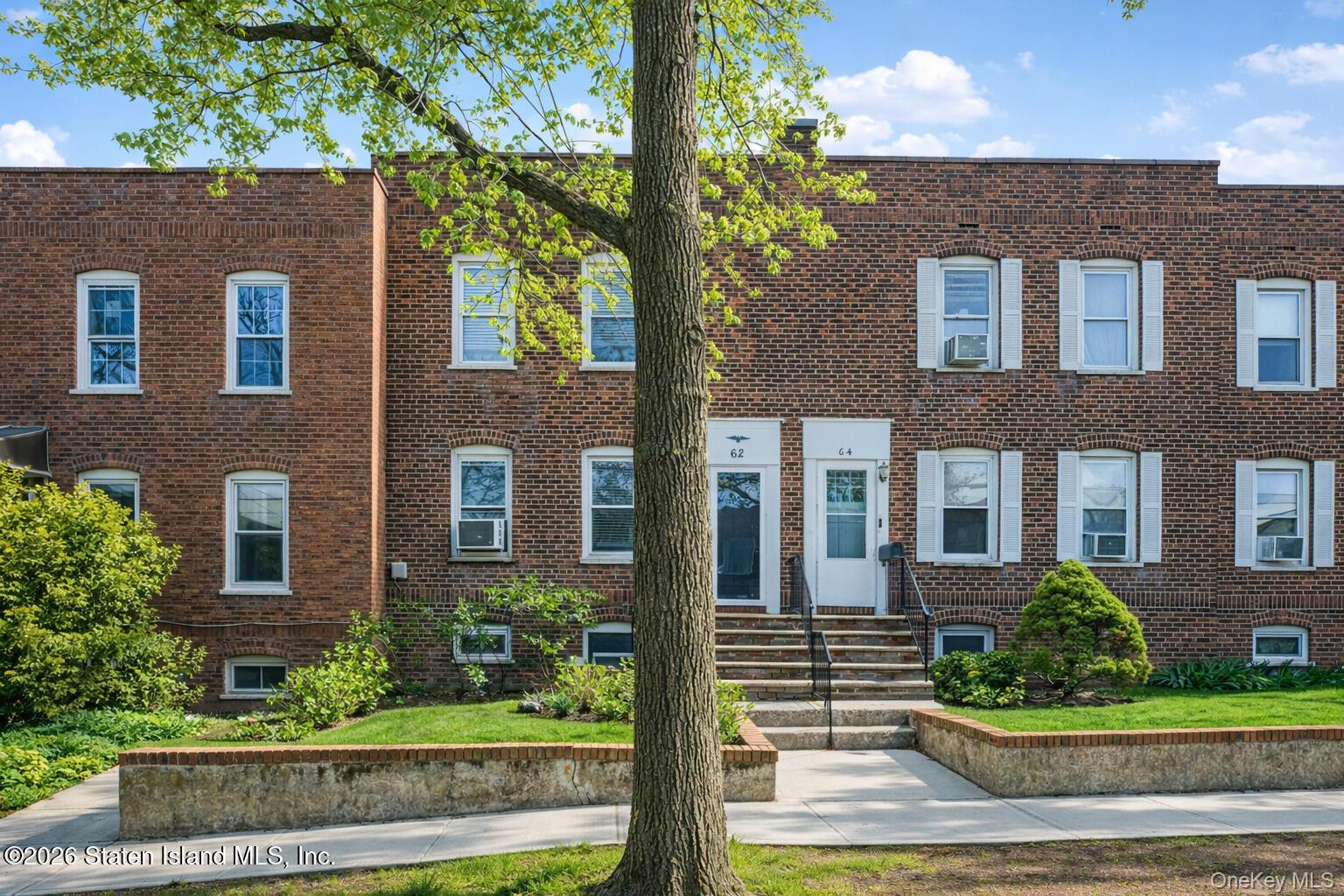 3rd image of 62 Arnold St, New York, NY 10301 | MLS# 1027954