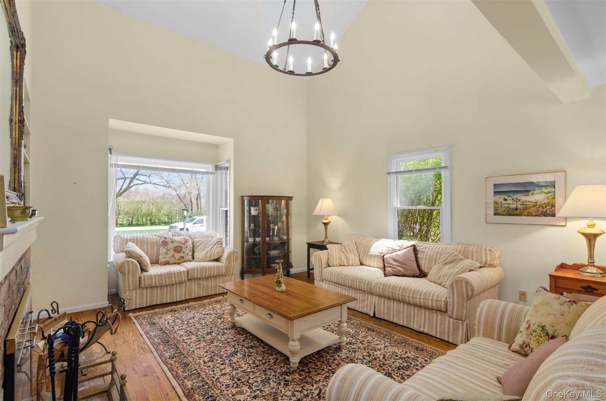 4th image of 570 Hampton Rd, Southampton, NY 11968