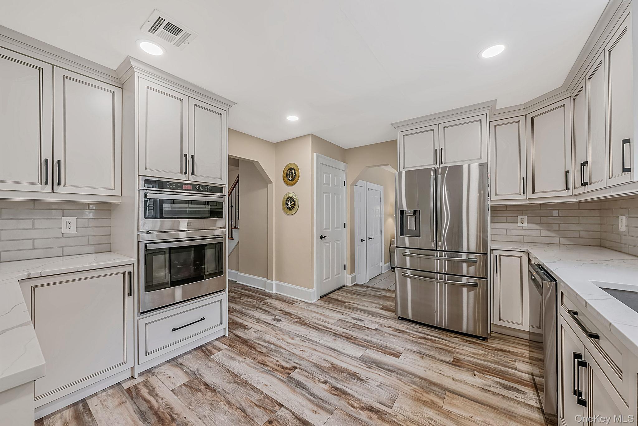 4th image of 397 Lockwood Dr, Brookhaven, NY 11967 | MLS# 1027999