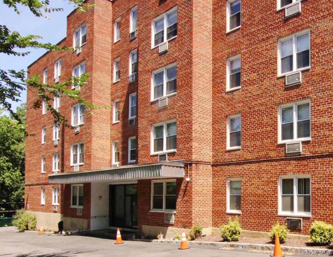 2nd image of 510 Midland Ave, Yonkers, NY 10704
