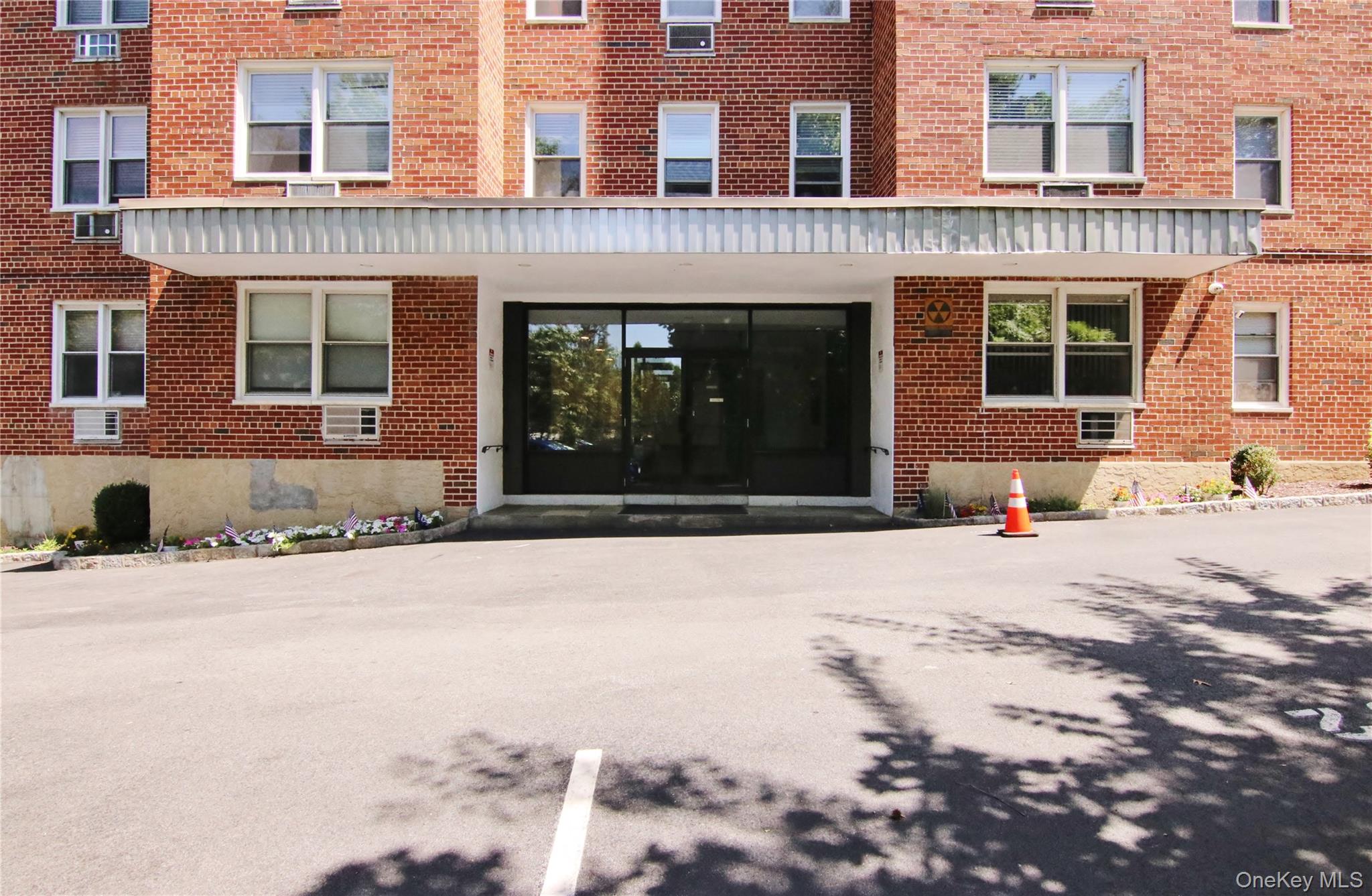 1st image of 510 Midland Ave, Yonkers, NY 10704