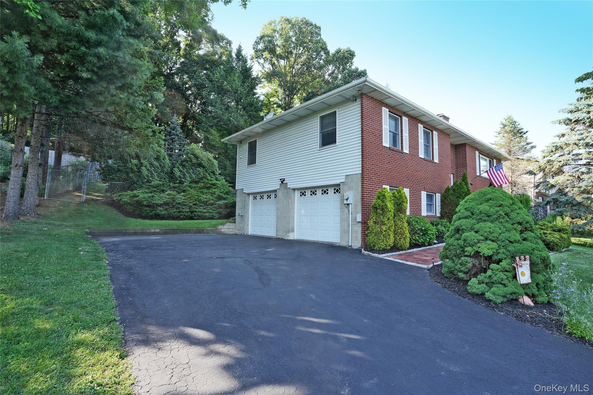 3rd image of 16 Four Winds Dr, La Grange, NY 12603 | MLS# 1028035