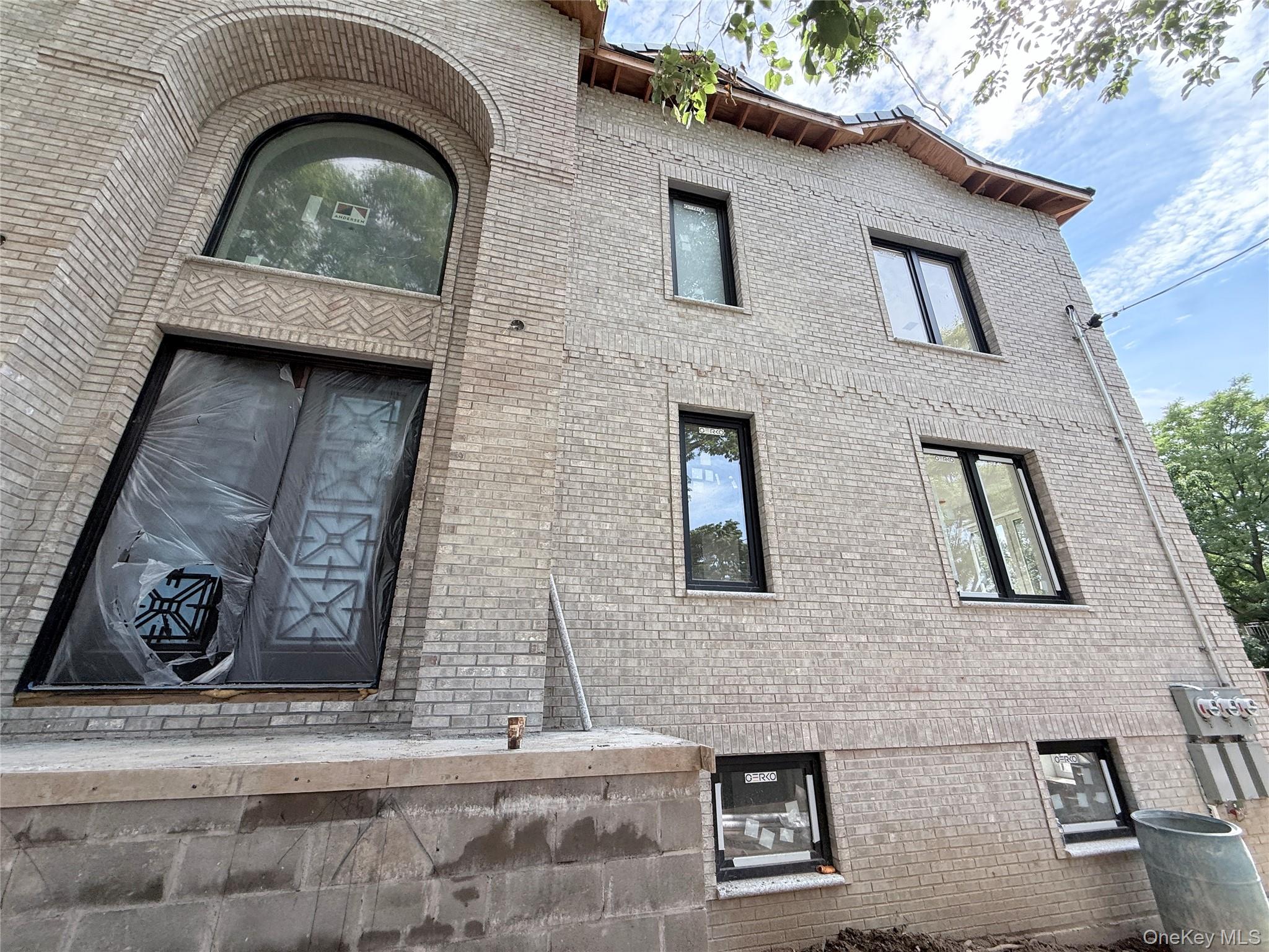 3rd image of 7829 160Th St, New York, NY 11366 | MLS# 1028042