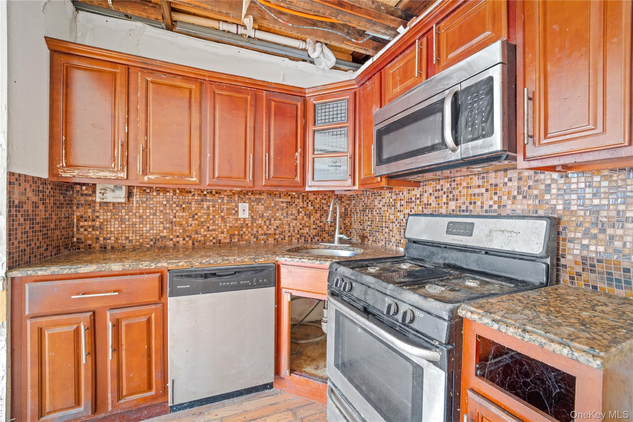 3rd image of 1519 Adee Ave, New York, NY 10469 | MLS# 1028047