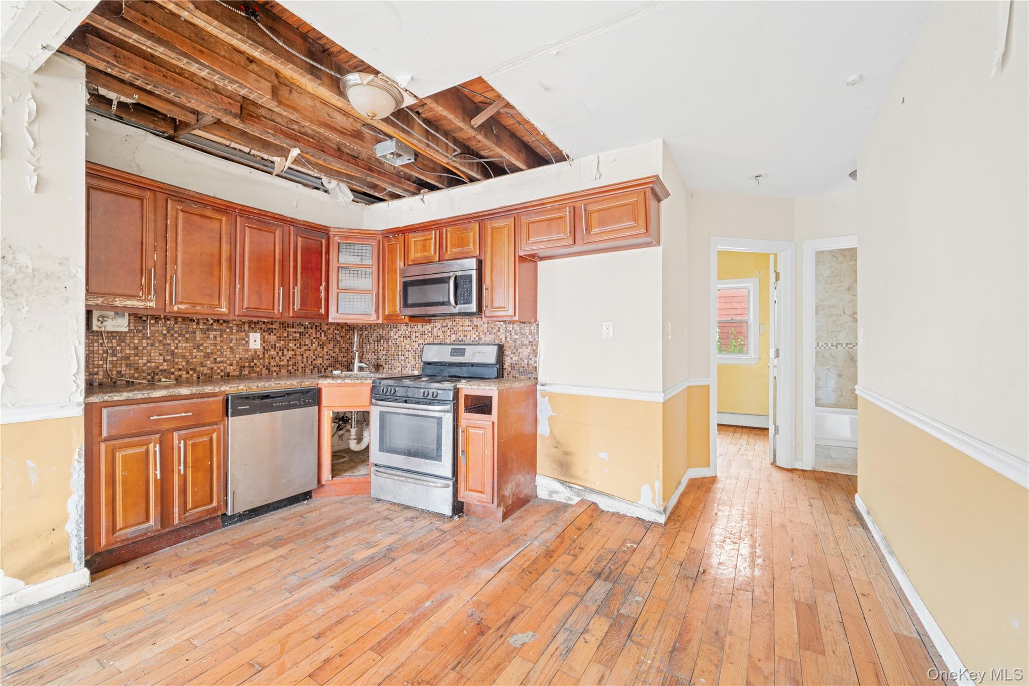 2nd image of 1519 Adee Ave, New York, NY 10469 | MLS# 1028047