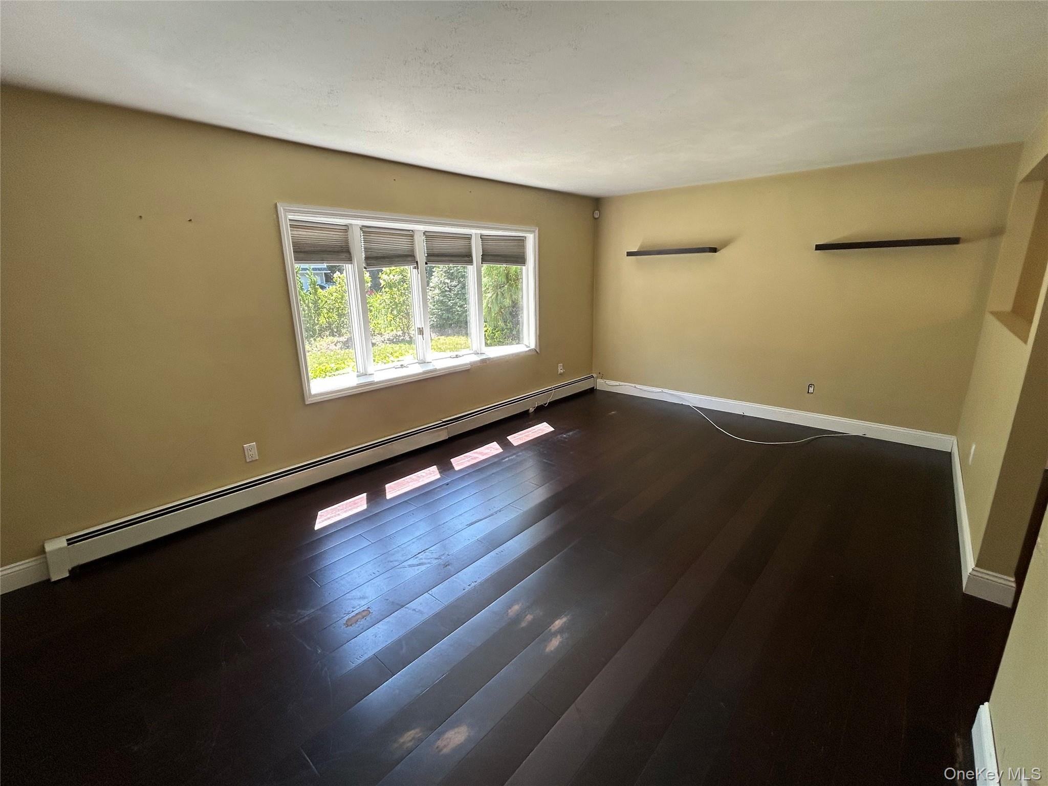 4th image of 30 Balsam Dr, Medford, NY 11763 | MLS# 1028056