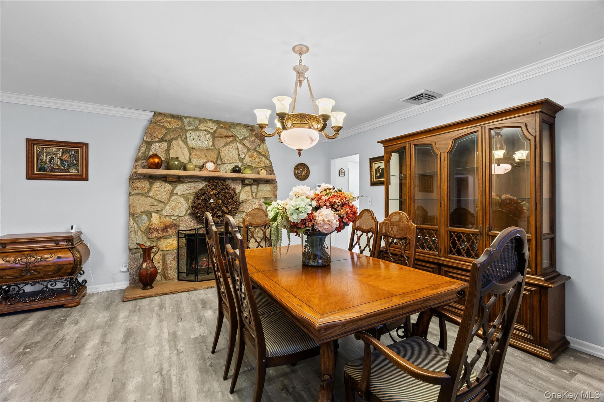 5th image of 579 Empire Ave, West Babylon, NY 11704 | MLS# 1028059