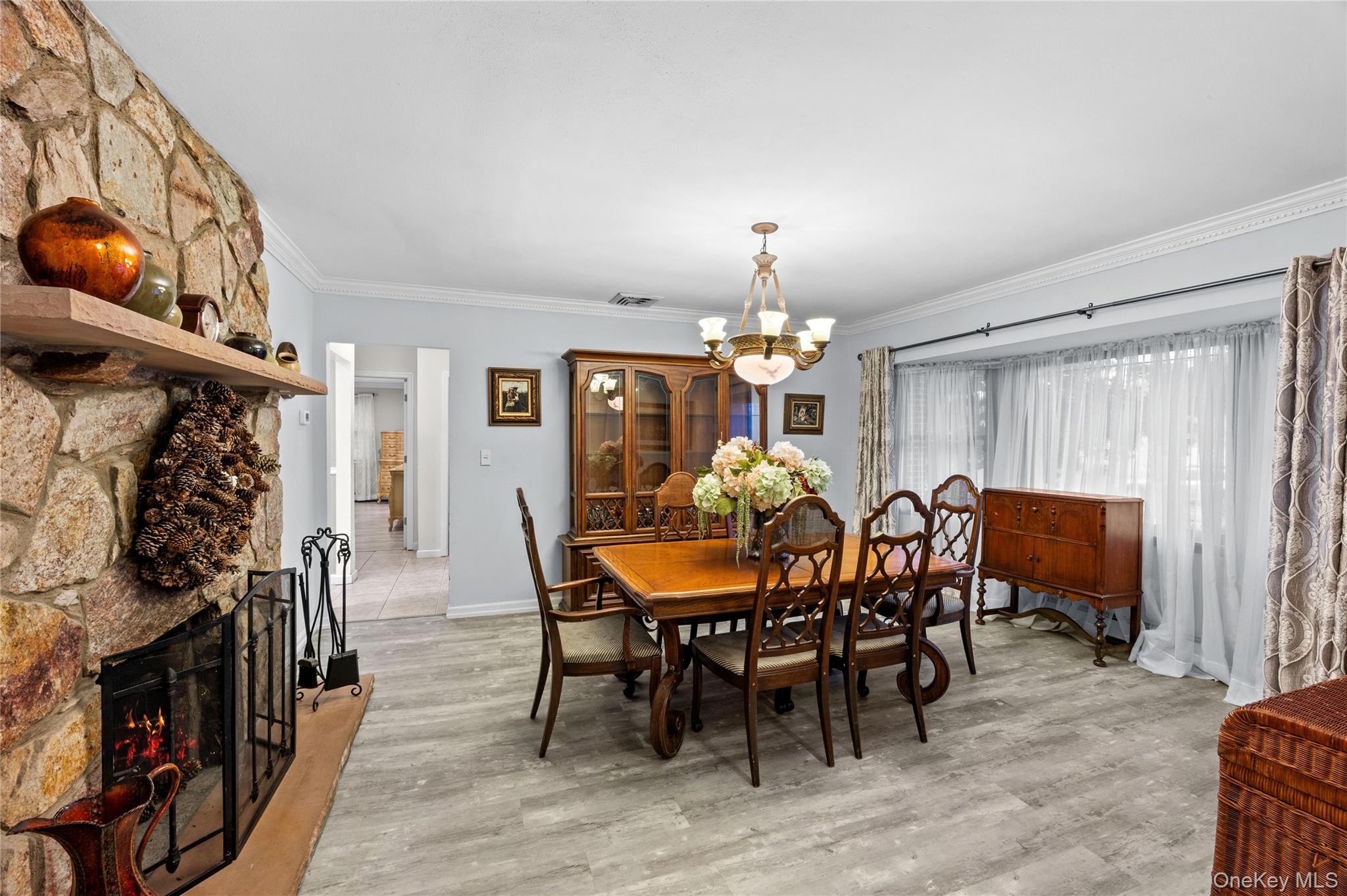 4th image of 579 Empire Ave, West Babylon, NY 11704 | MLS# 1028059