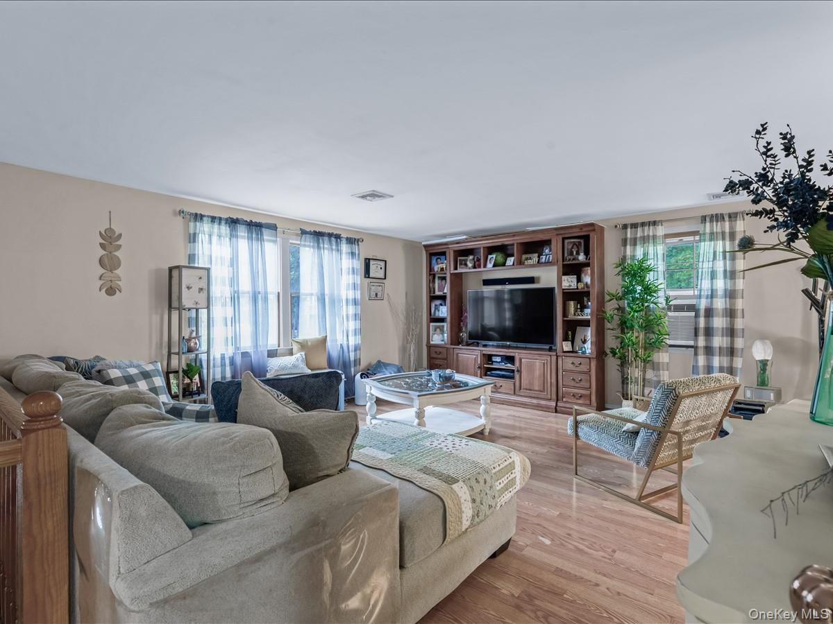 3rd image of 33 Winside Ln, Coram, NY 11727 | MLS# 1028079