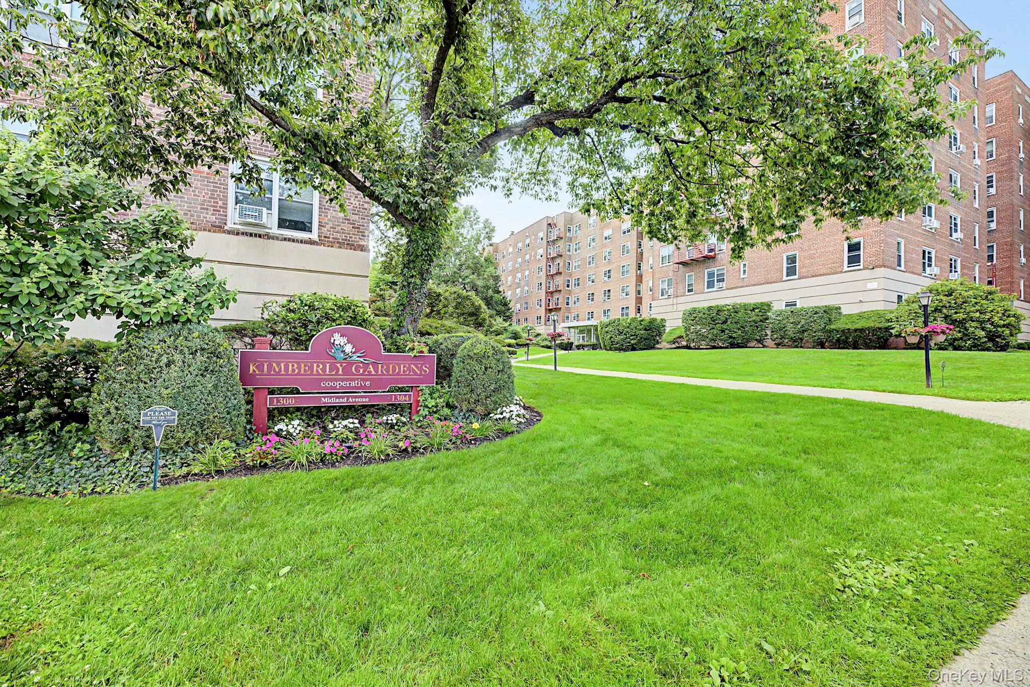 3rd image of 1300 Midland Ave #C-73, Yonkers, NY 10704 | MLS# 1028084