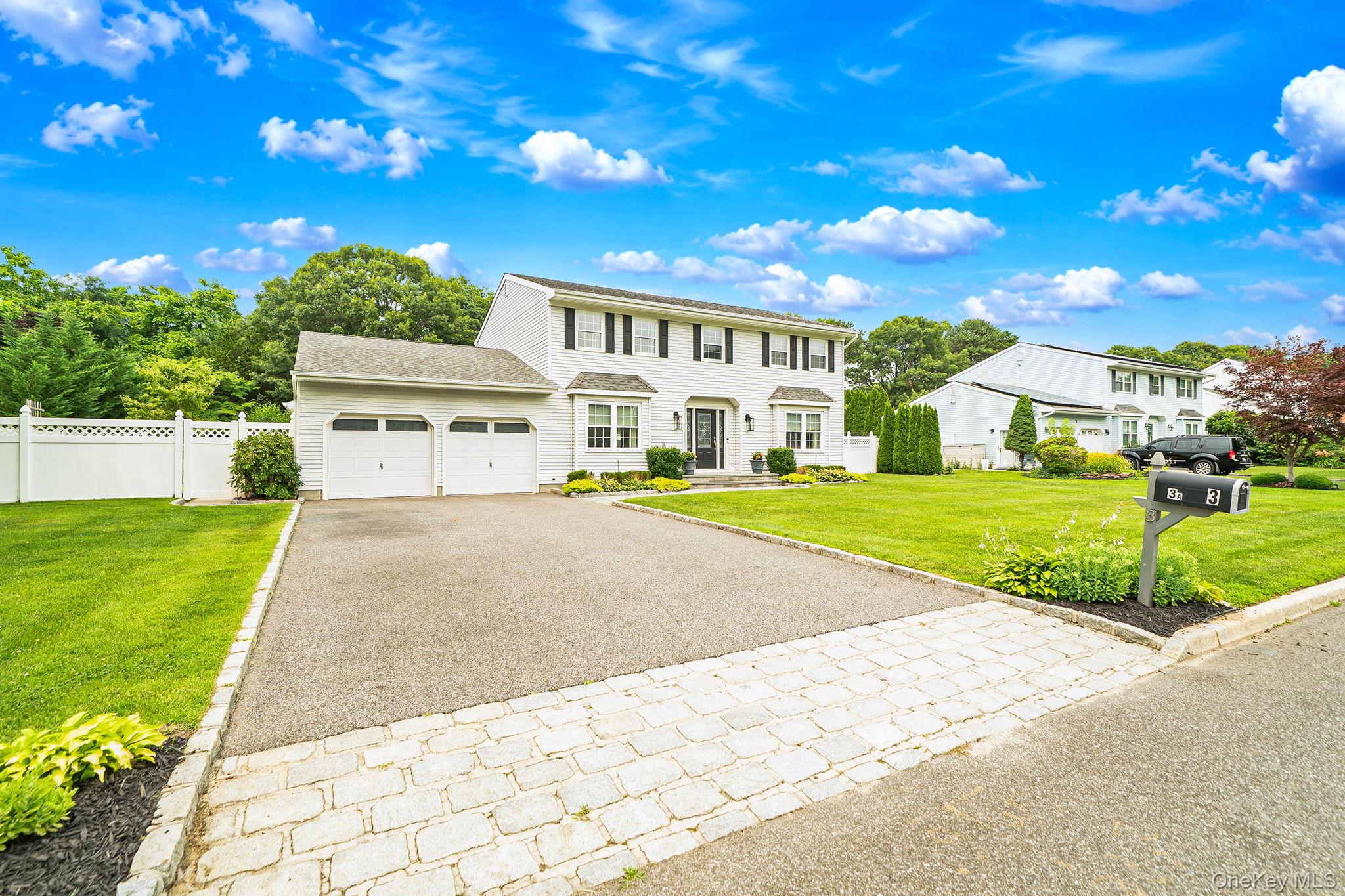 3rd image of 3 Warren Ct, Farmingville, NY 11738 | MLS# 1028086