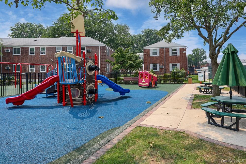 29th image of 247 28 76th Ave #A, New York, NY 11426 | MLS# 1028088