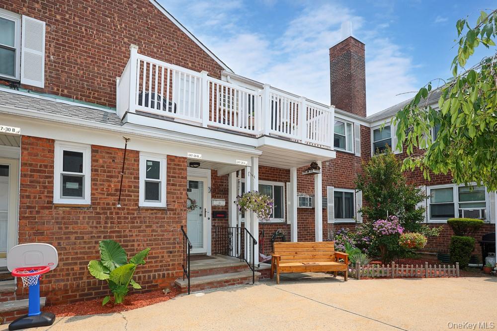 4th image of 247-28 76th Ave, New York, NY 11426