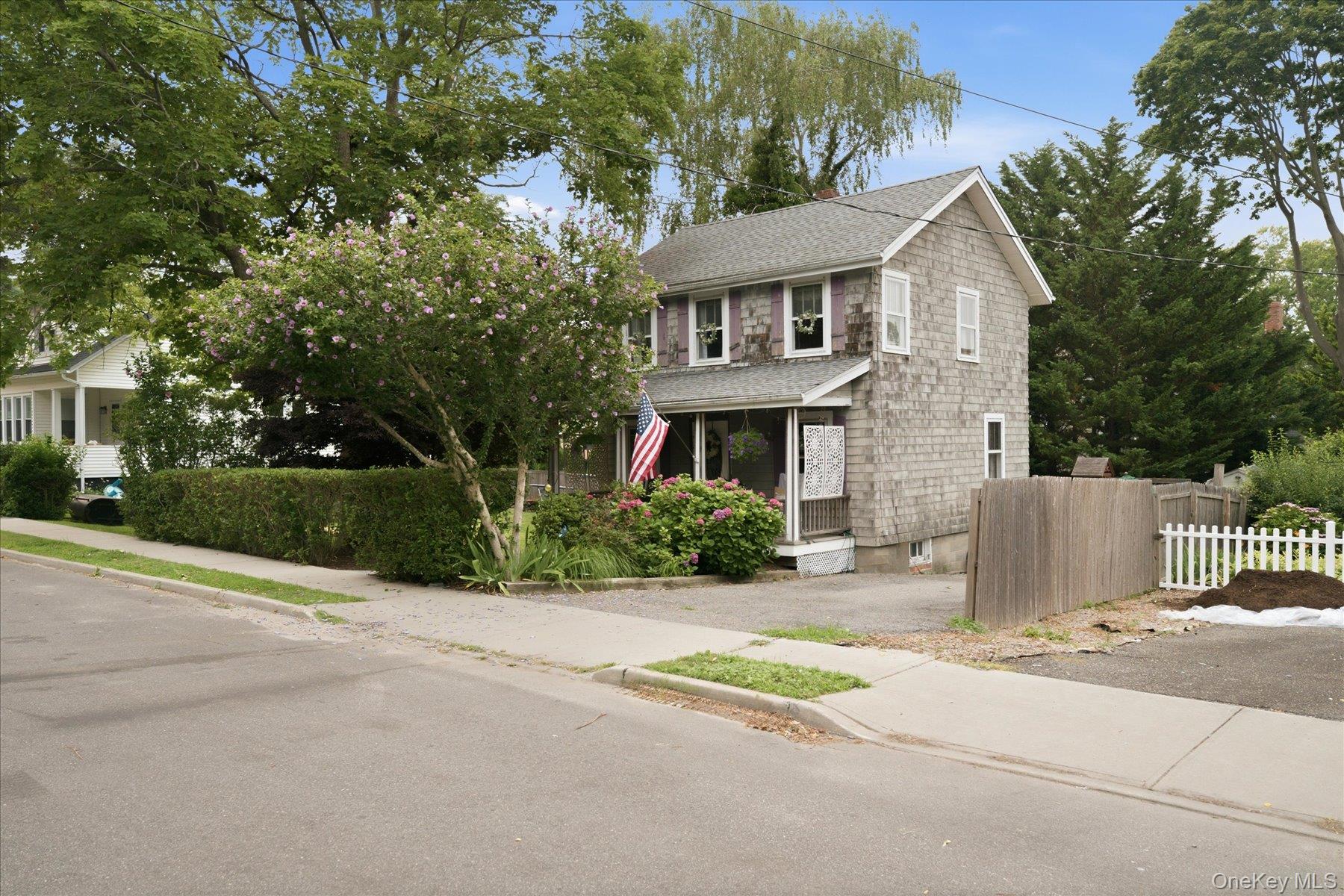 5th image of 308 Monsell Pl, Southold, NY 11944 | MLS# 1028101