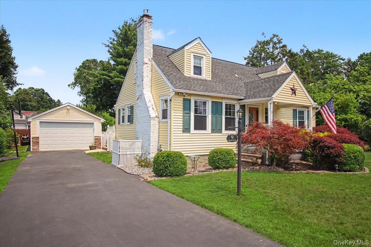 2nd image of 9 Mansion Dr, Hyde Park, NY 12538 | MLS# 1028116