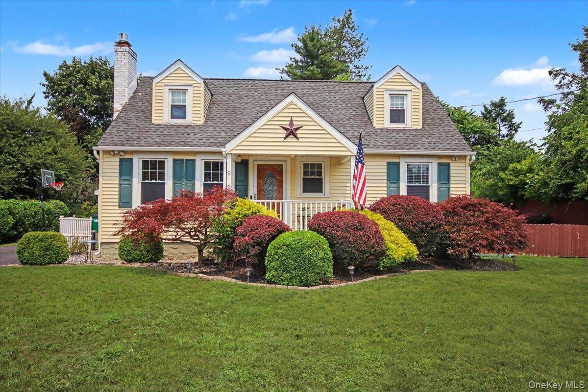 1st image of 9 Mansion Dr, Hyde Park, NY 12538 | MLS# 1028116
