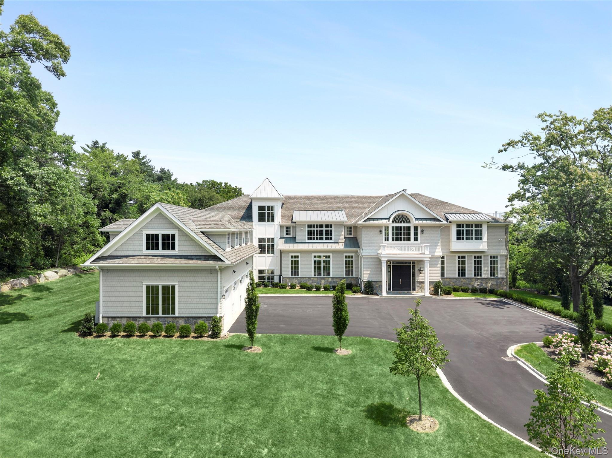 2nd image of 4 Shepherds Ln, North Hempstead, NY 11050 | MLS# 1028137