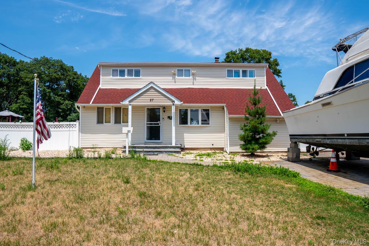 1st image of 27 W Lakeland St, Islip, NY 11706 | MLS# 1028145