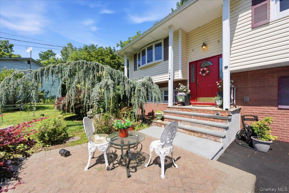 2nd image of 785 Sequoia Dr, Clarkstown, NY 10989 | MLS# 1028170
