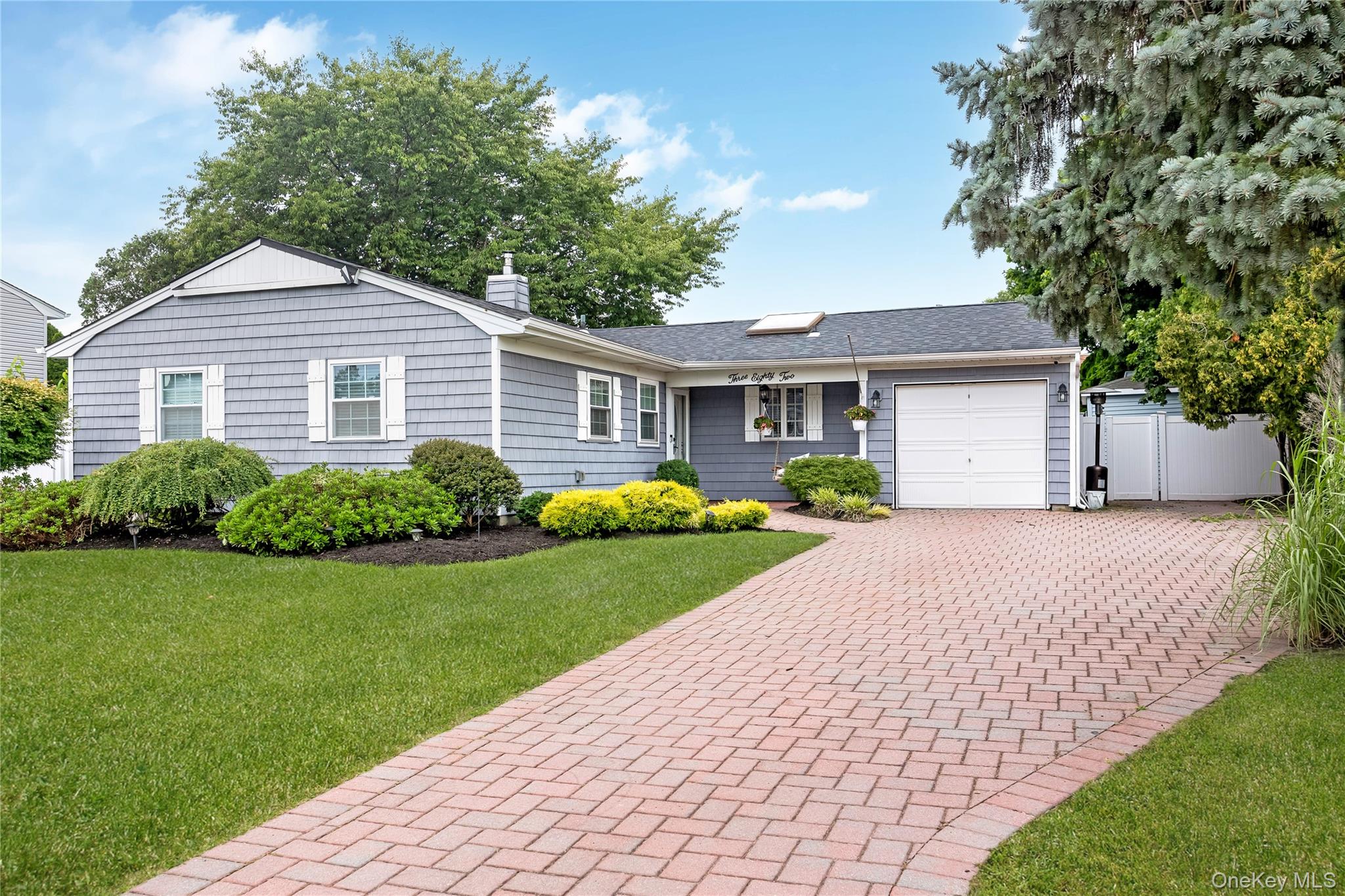 2nd image of 382 Greenbelt Pkwy, Islip, NY 11742 | MLS# 1028189
