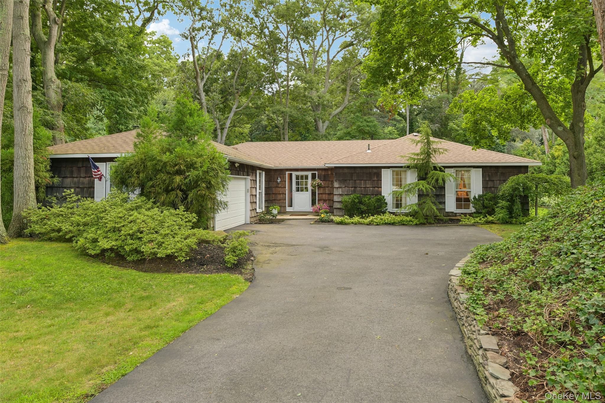 4th image of 14 Mont Ave, Huntington, NY 11746 | MLS# 1028241