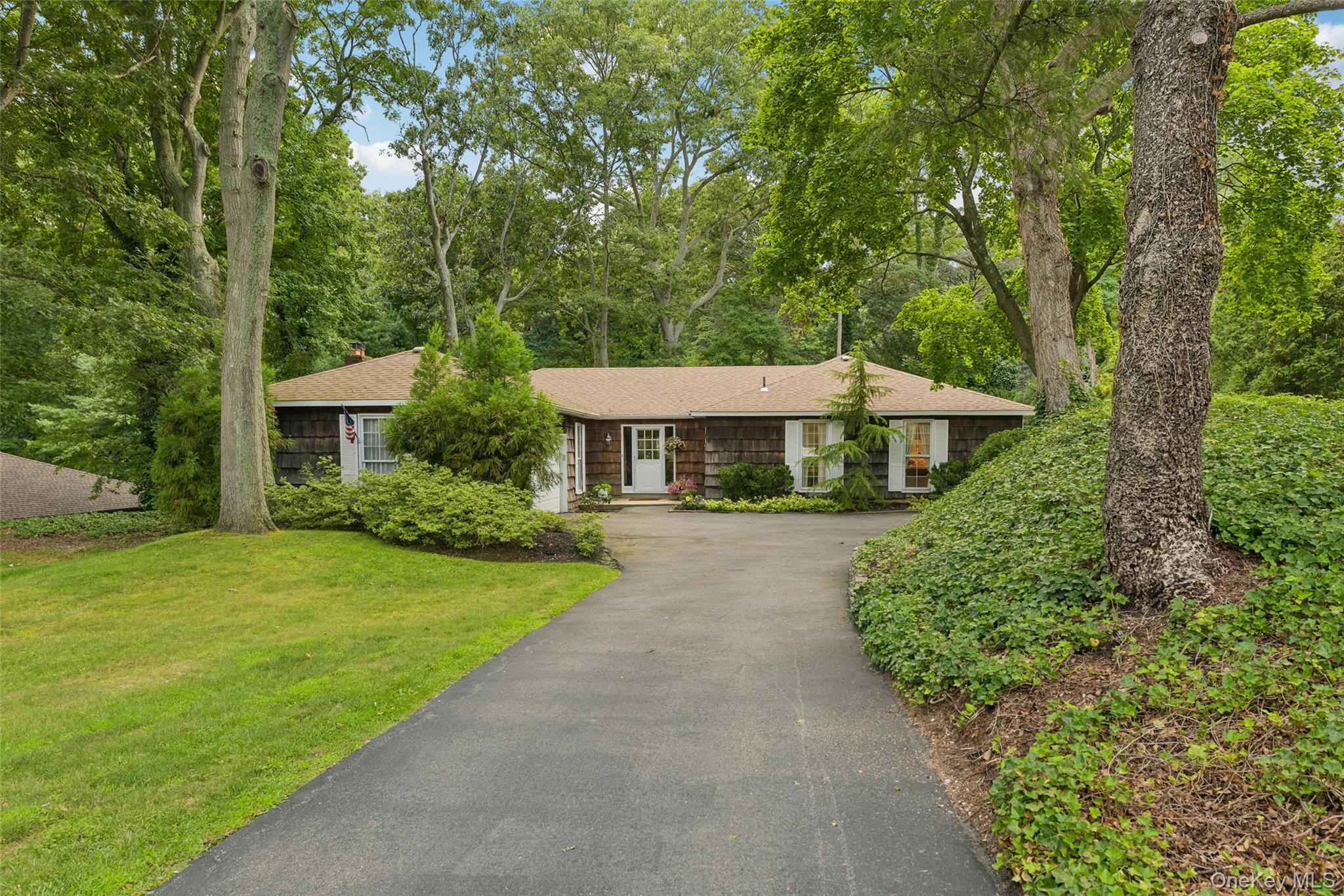 2nd image of 14 Mont Ave, Huntington, NY 11746 | MLS# 1028241