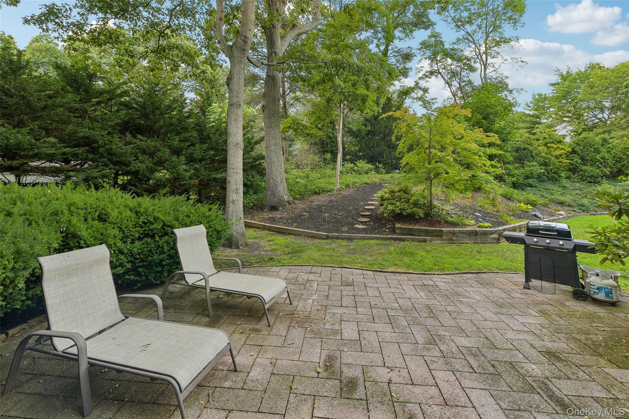 40th image of 14 Mont Ave, Huntington, NY 11746 | MLS# 1028241