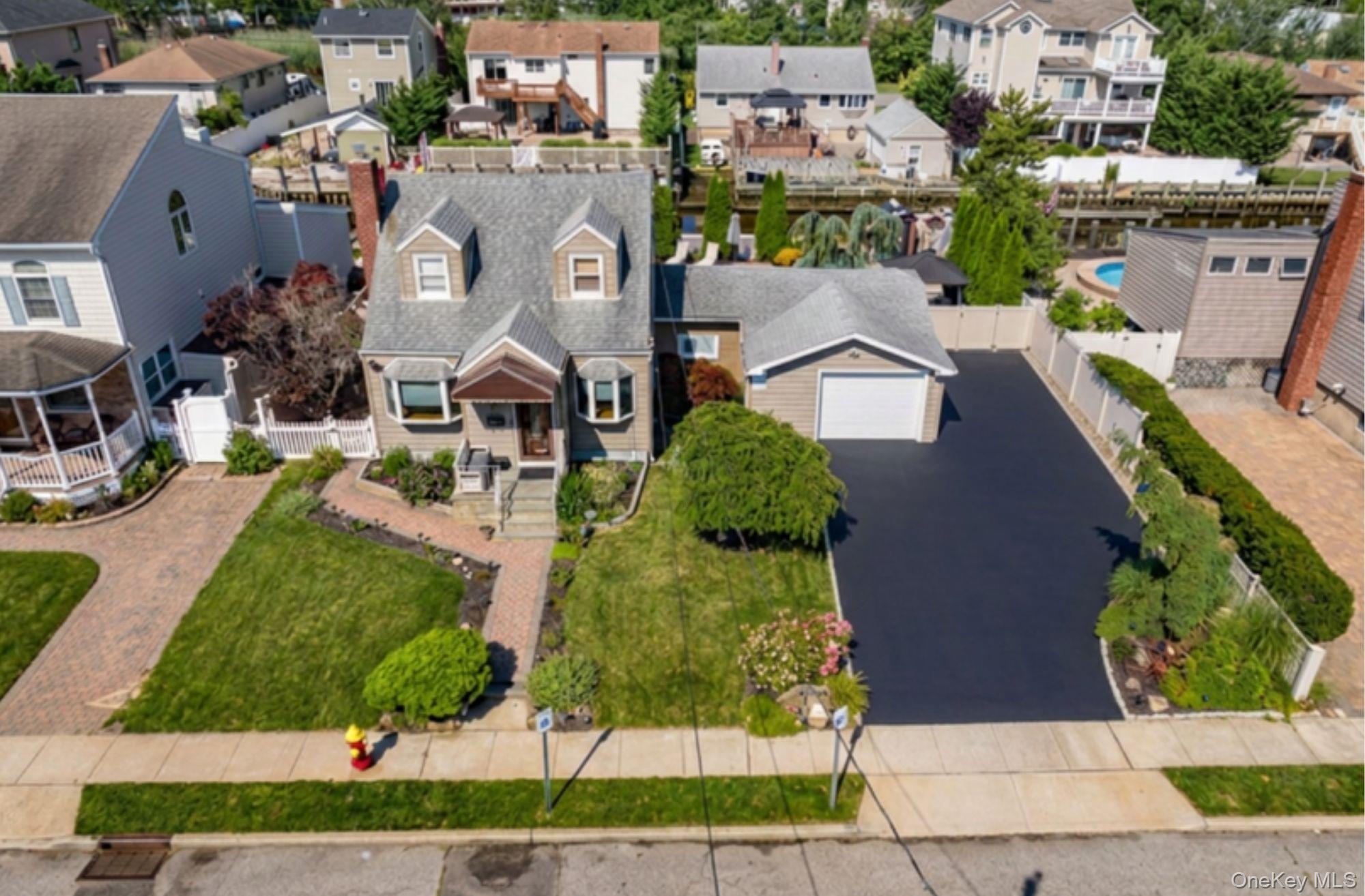 2nd image of 718 Farmers Ave, Hempstead, NY 11710 | MLS# 1028265
