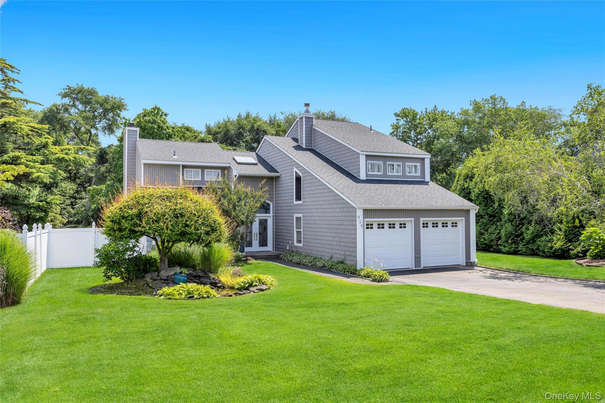 2nd image of 859 Pine Ave, Islip, NY 11795 | MLS# 1028295