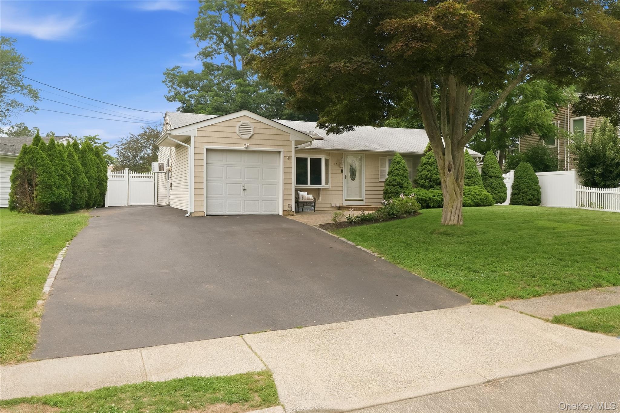 2nd image of 115 Argyle Ave, Brookhaven, NY 11784 | MLS# 1028343