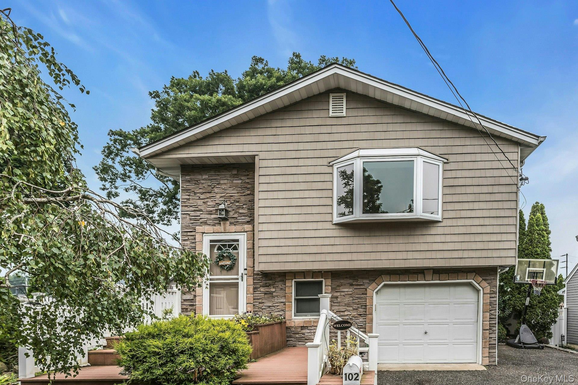 29th image of 102 Willett Ave, Islip, NY 11782 | MLS# 1028363