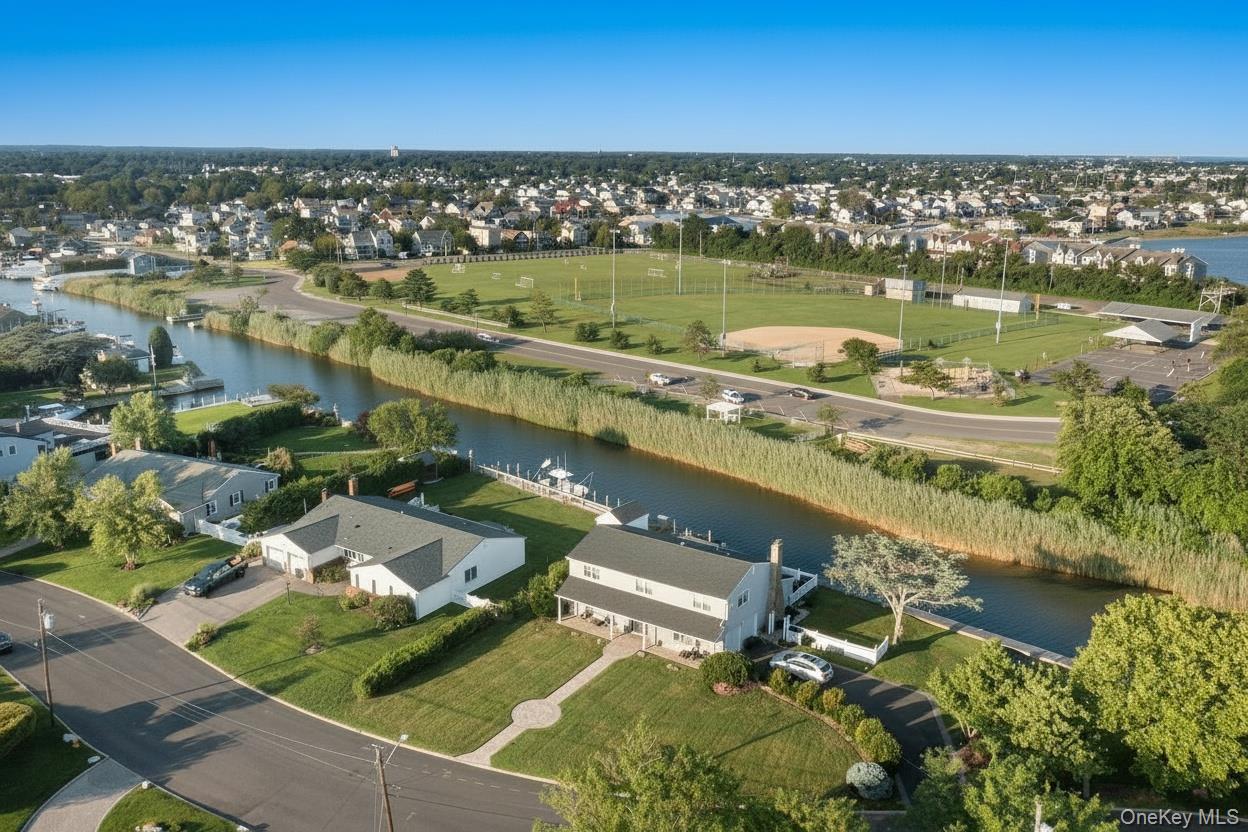 4th image of 336 Grand Central Ave, Babylon, NY 11701 | MLS# 1028381