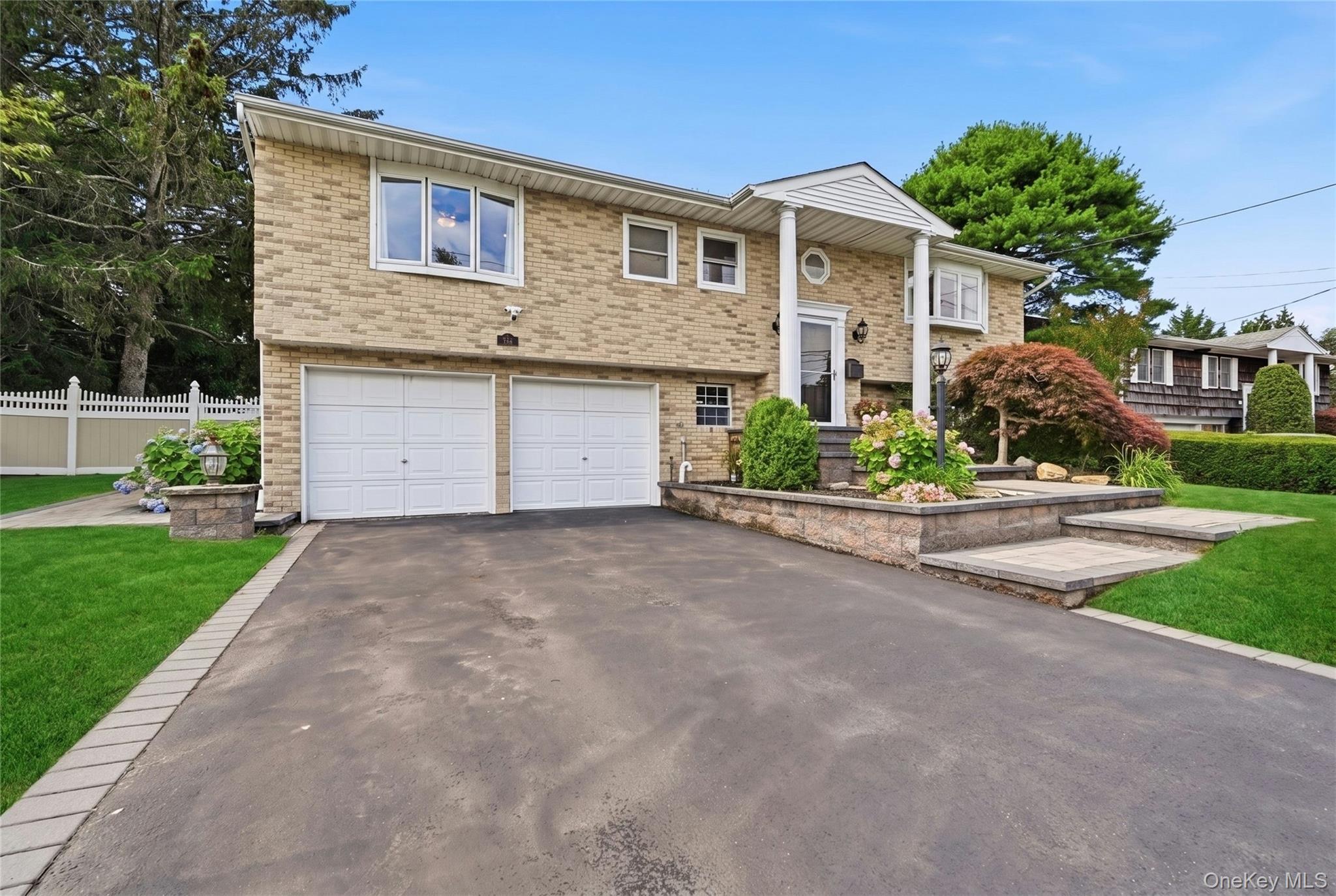 5th image of 94 Ellensue Dr, Deer Park, NY 11729 | MLS# 1028407