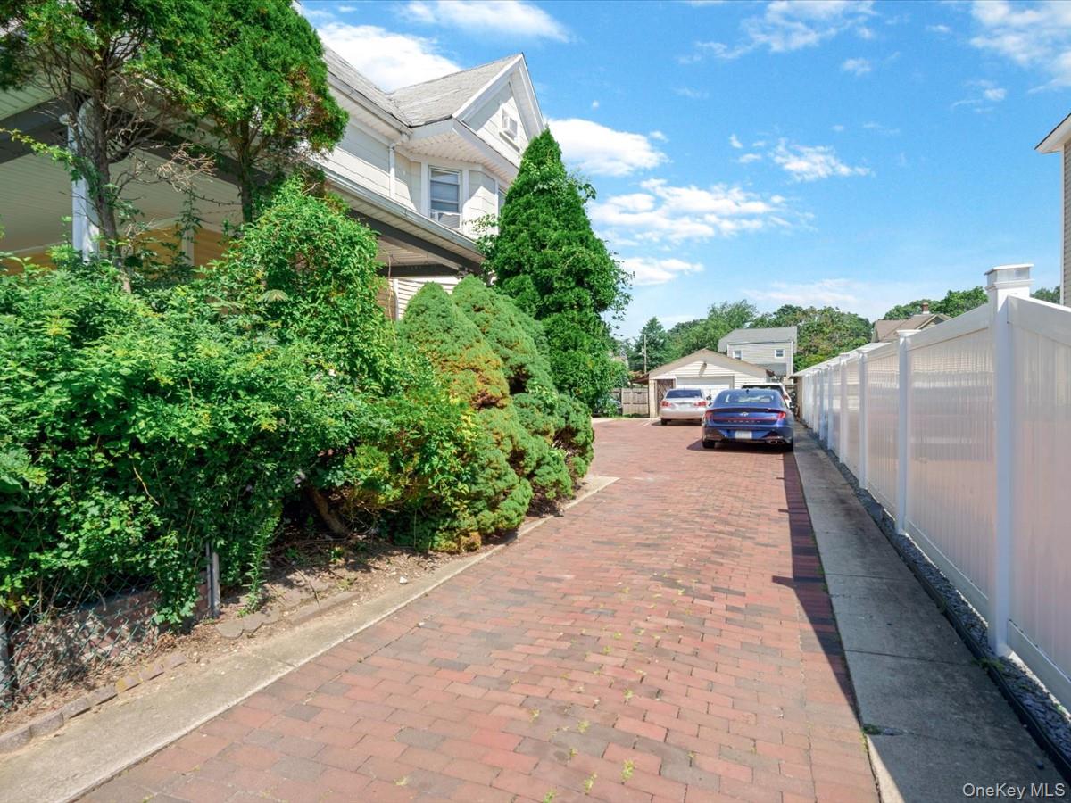 2nd image of 36 Russell Pl, Hempstead, NY 11520 | MLS# 1028410