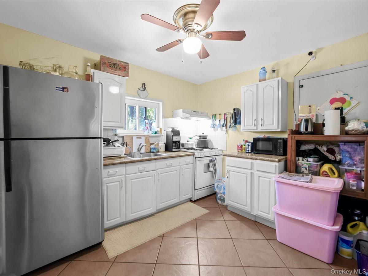 5th image of 36 Russell Pl, Hempstead, NY 11520 | MLS# 1028410
