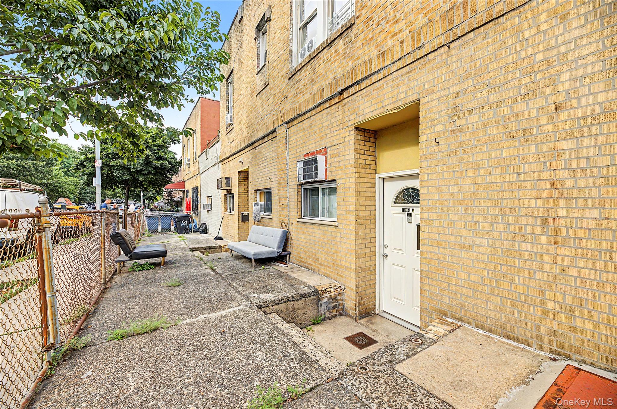 3rd image of 1661 E 172Nd St, Bronx, NY 10472 | MLS# 1028415