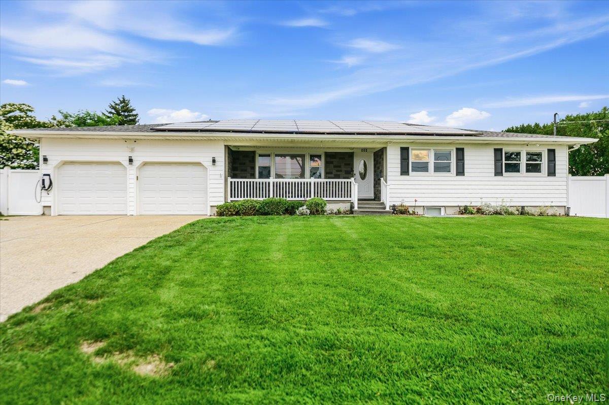 1st image of 920 9th St, Babylon, NY 11704 | MLS# 1028419