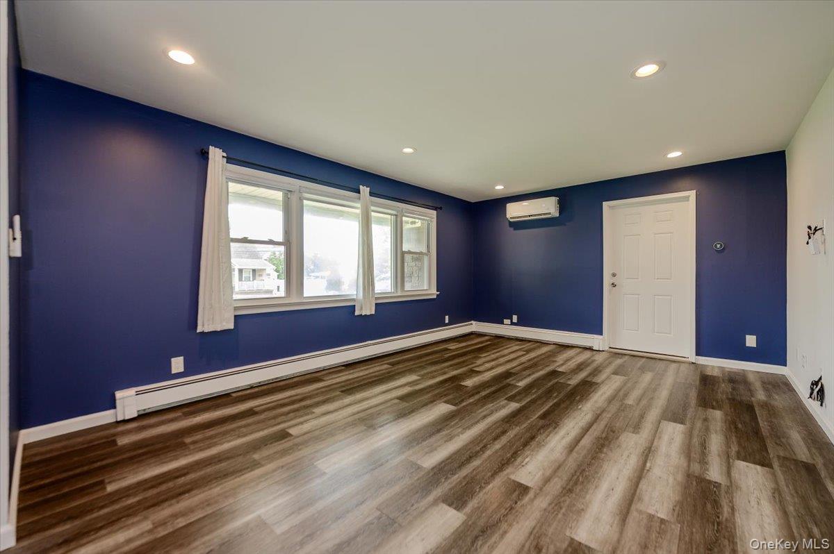4th image of 920 9Th St, Babylon, NY 11704 | MLS# 1028419