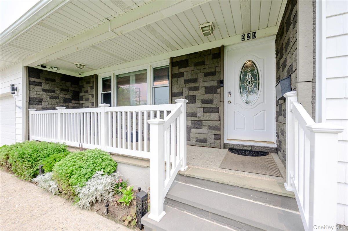 2nd image of 920 9th St, Babylon, NY 11704 | MLS# 1028419