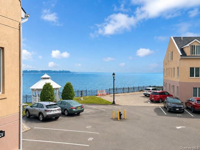 3rd image of 1422 Outlook Ave, New York, NY 10465