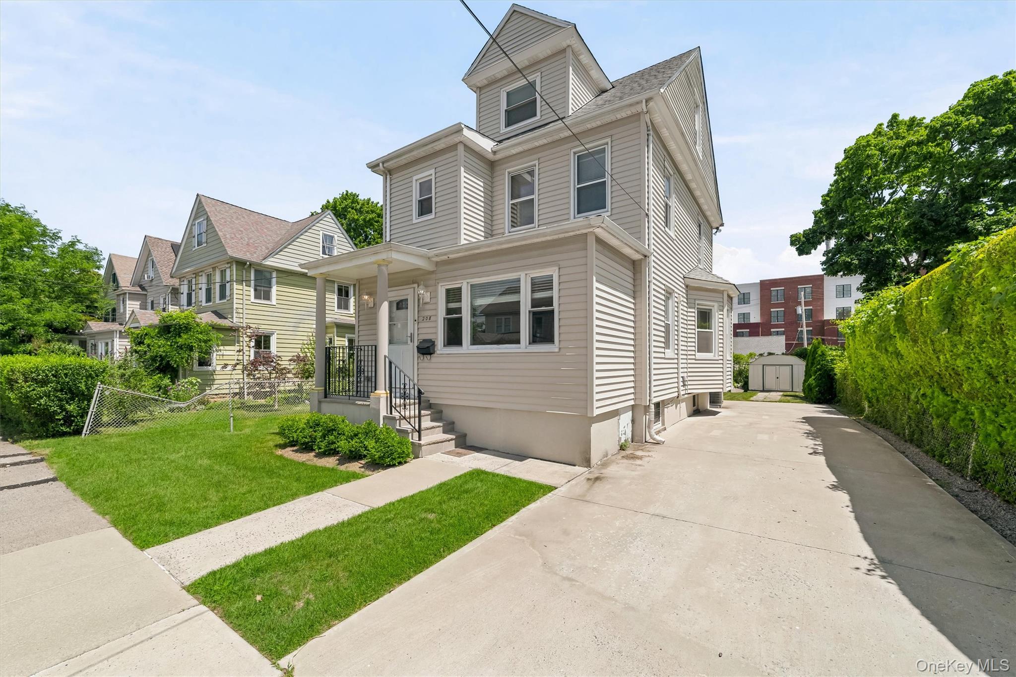 3rd image of 208 Third Ave, Pelham, NY 10803 | MLS# 1028495