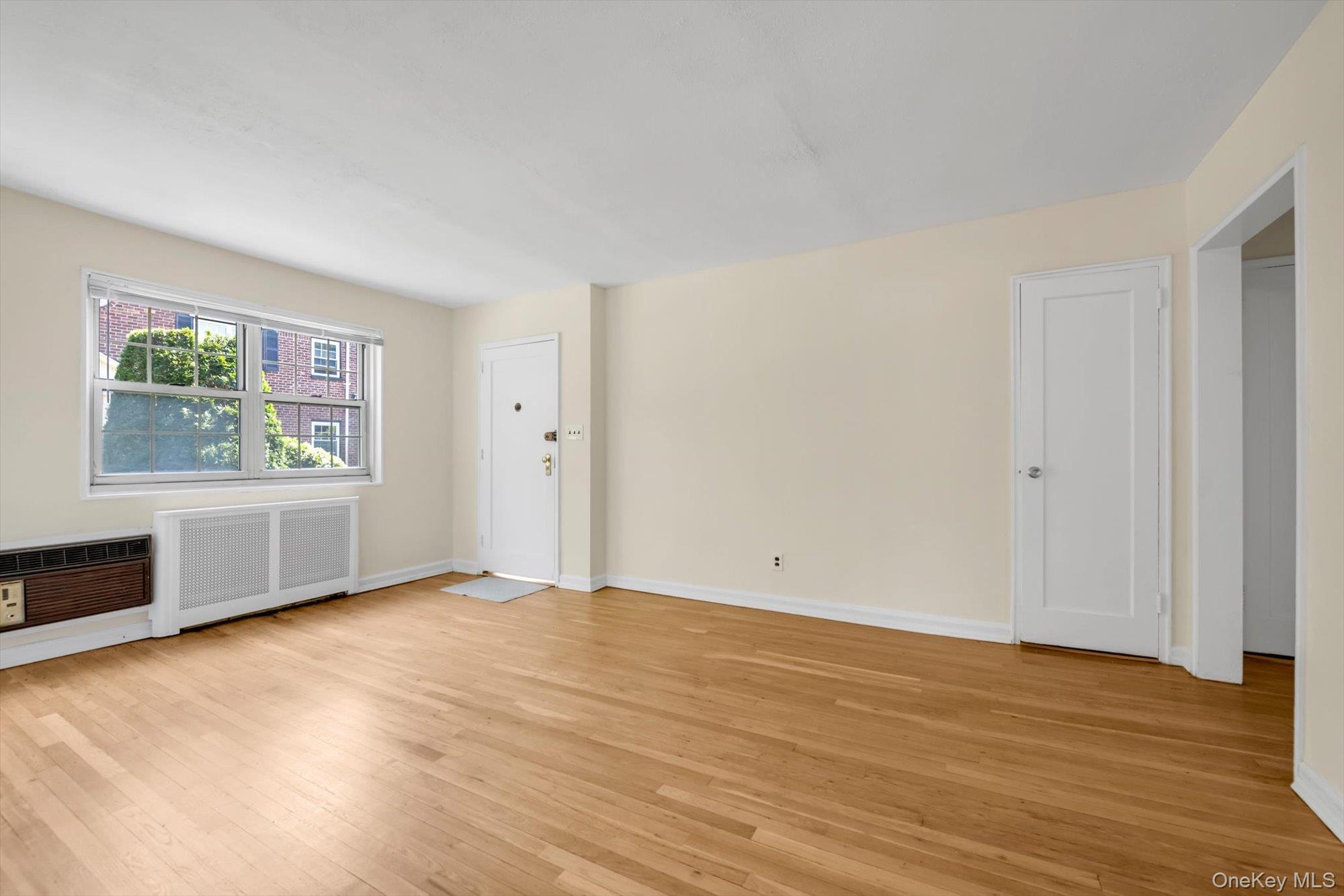 4th image of 69-17 215th St, New York, NY 11364