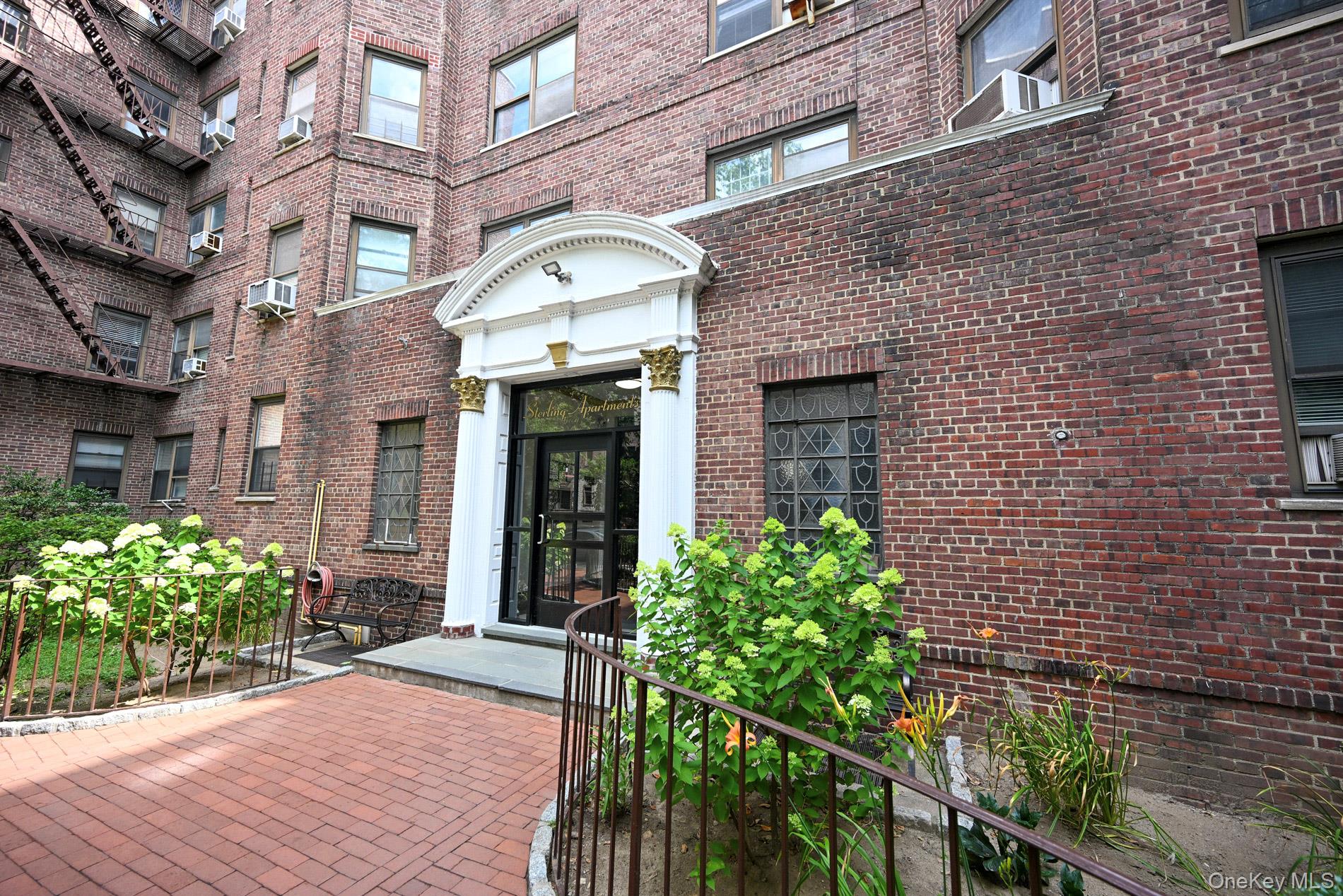 3rd image of 61-41 Saunders St, New York, NY 11374