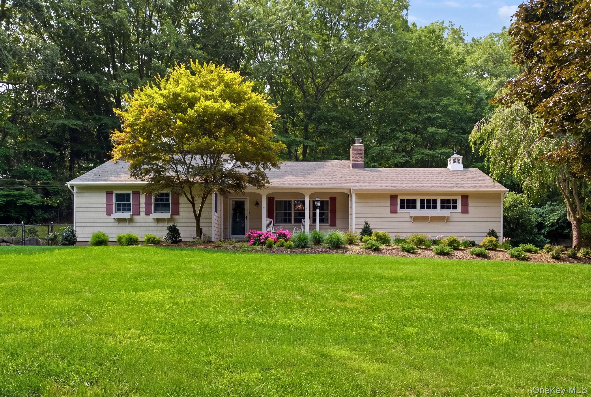 2nd image of 3 Valleyview Dr, Huntington, NY 11768 | MLS# 1028540