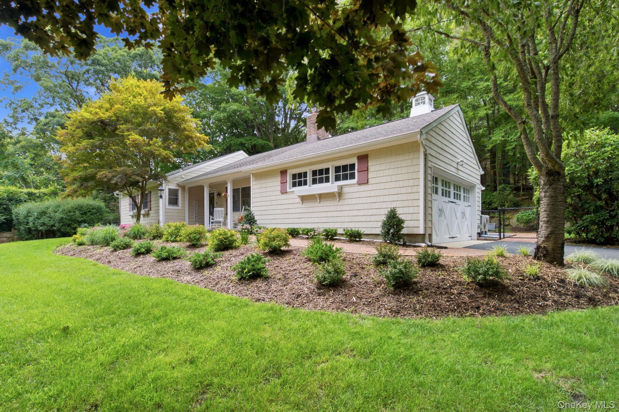 32nd image of 3 Valleyview Dr, Huntington, NY 11768 | MLS# 1028540